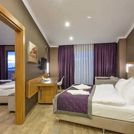 Michell Hotel (Adults Only)